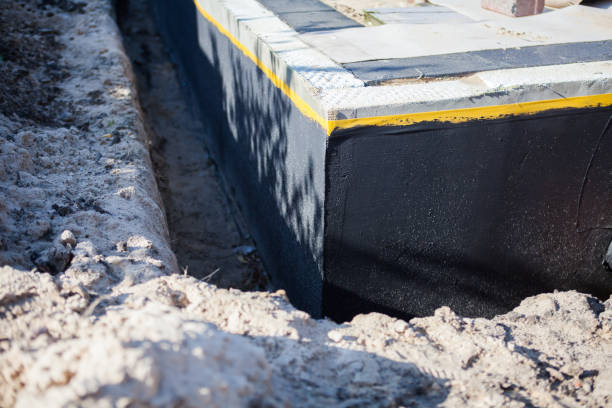 Professional Vapor Barrier Installation technician working in Scottville, MI